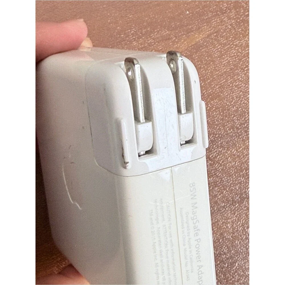 2 Apple MacBook 85W Magsafe Power Adapter Chargers A1343